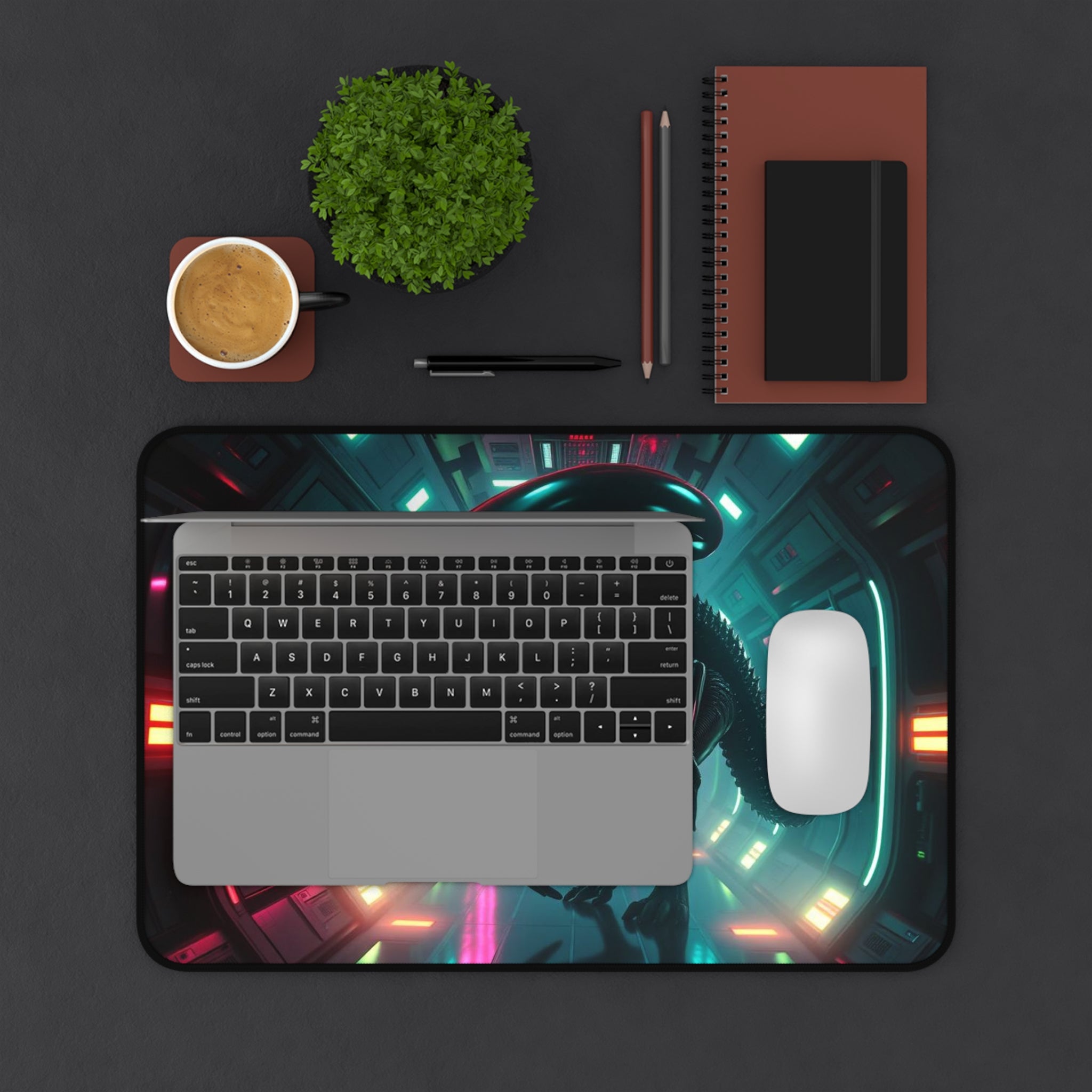 Aliens Desk Mat, Sci-Fi Extra Mouse Pad, Keyboard Mat, Desk Pad, Gaming Desk Pad, Mousemat, Deskmat Deskpad