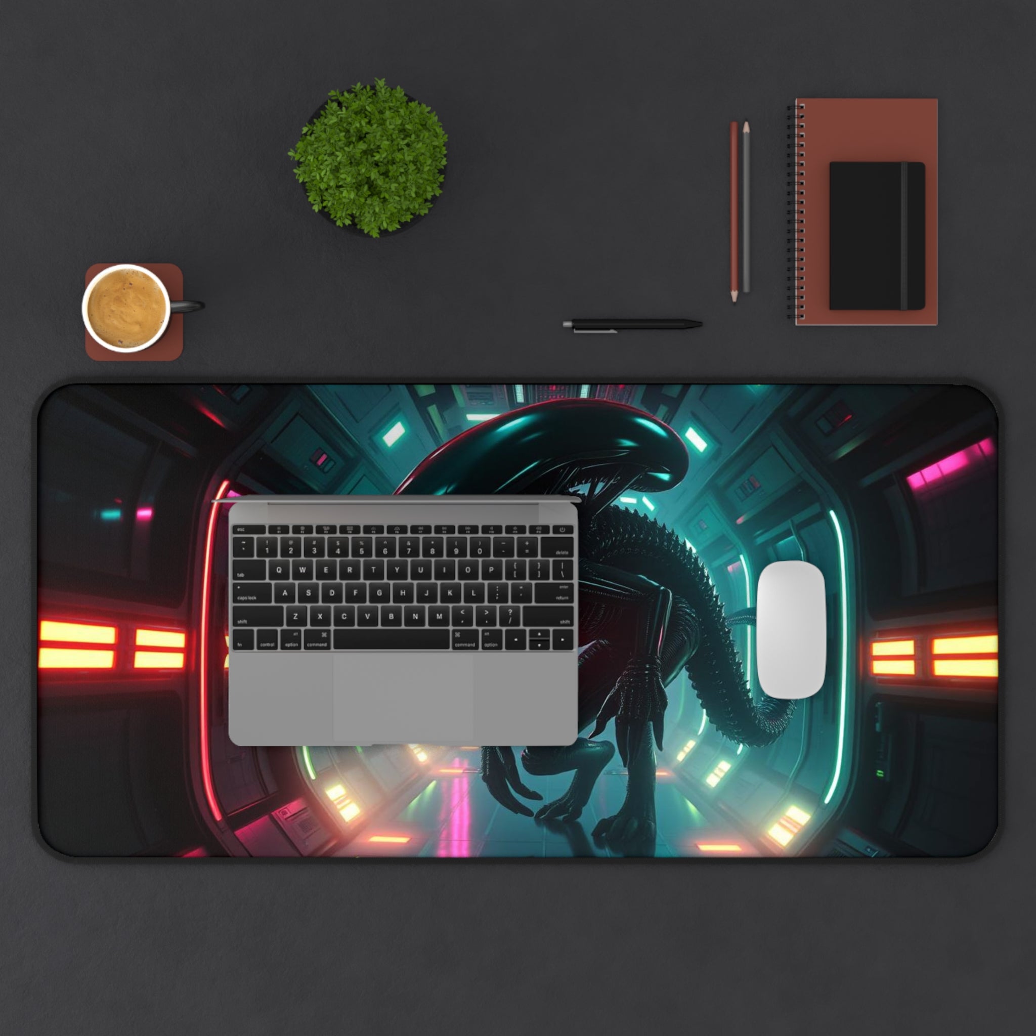 Aliens Desk Mat, Sci-Fi Extra Mouse Pad, Keyboard Mat, Desk Pad, Gaming Desk Pad, Mousemat, Deskmat Deskpad